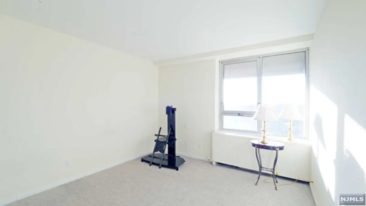 Rockland/Orange/NJ Real Estate | View 2 Horizon Road Unit# 1016 | room 19 | View 20