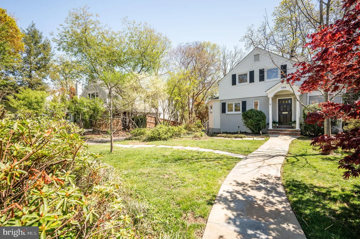 Washington Metro Area Real Estate | View 708 S Overlook Drive | room 1