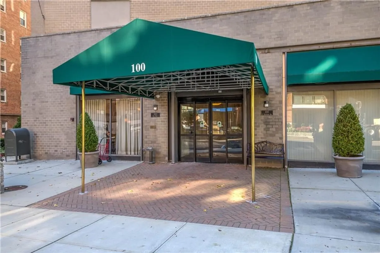 Westchester Real Estate | View 100 E Hartsdale Avenue #TRE | 1 Bed, 1 Bath
