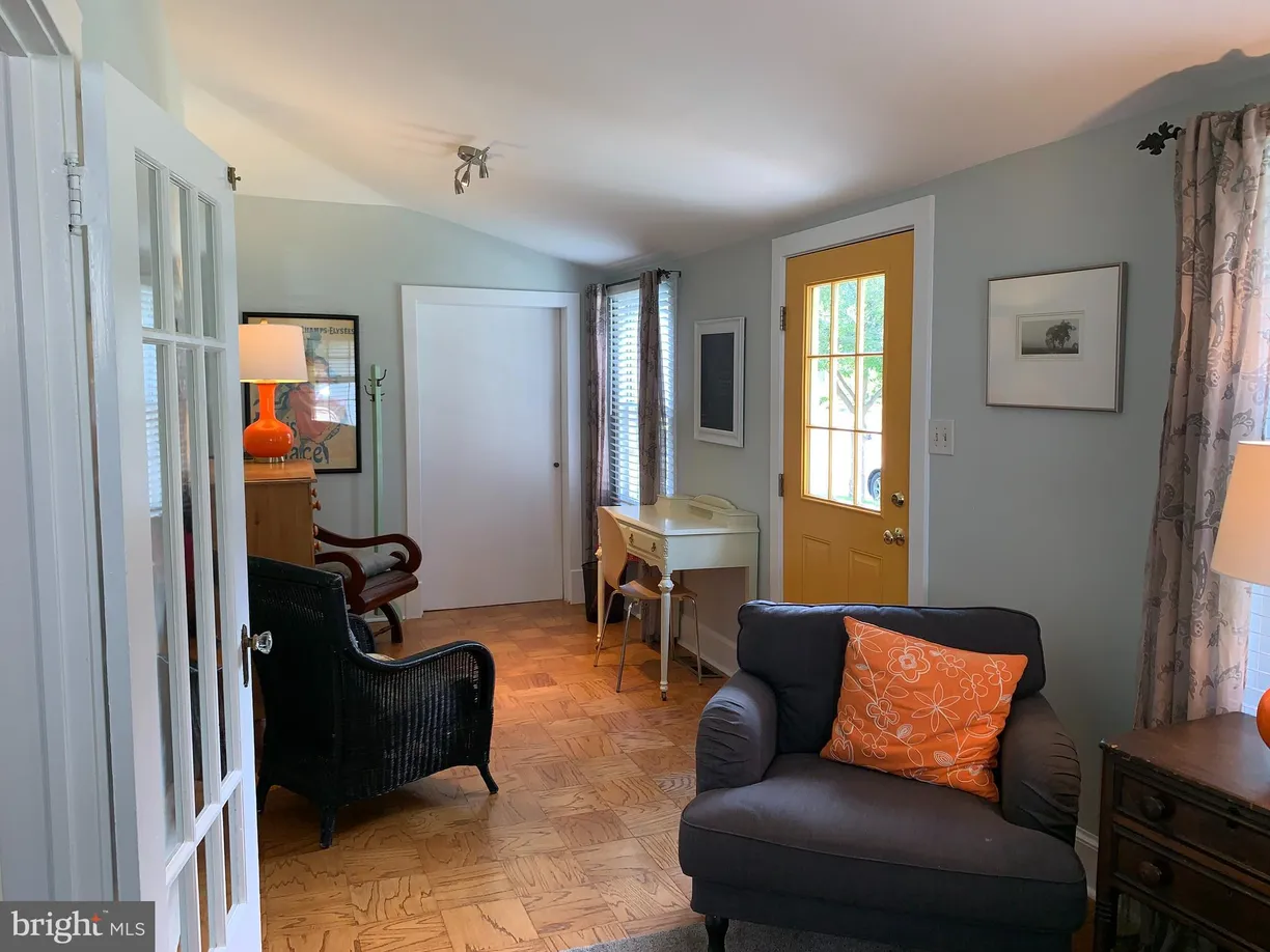 Washington Metro Area Real Estate | View 8 W Alexandria Avenue | room 1