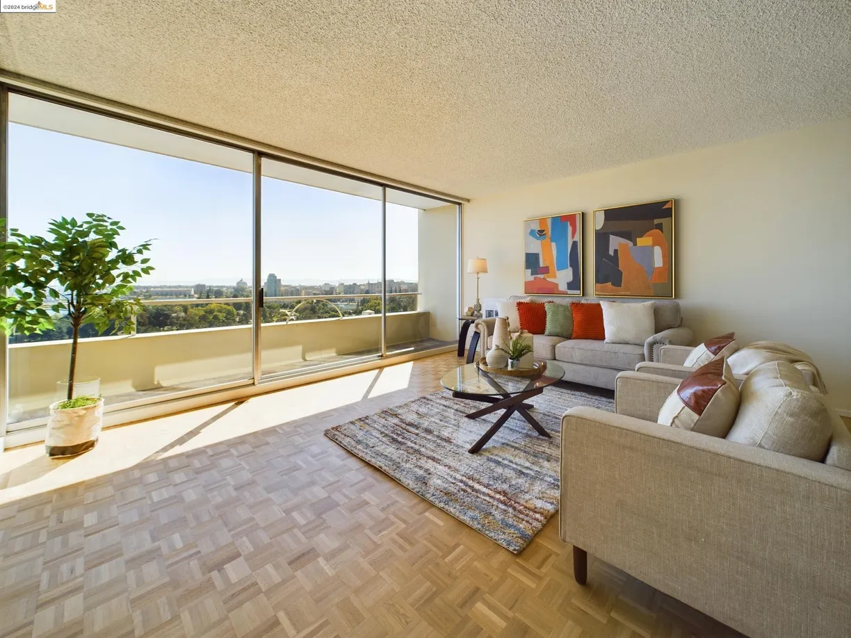 Northern California Real Estate | View 320 Lee St | 2 Beds, 2 Baths