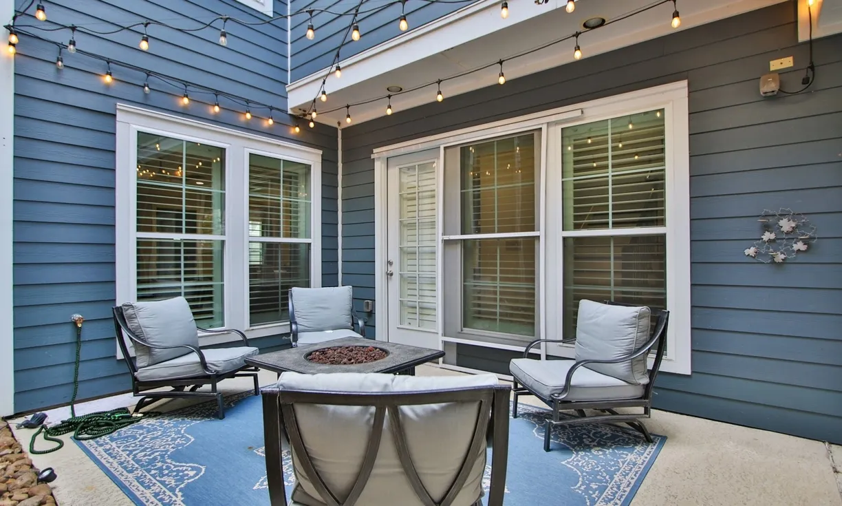 The Woodlands Real Estate | View 15 E Breezy Way | room 2