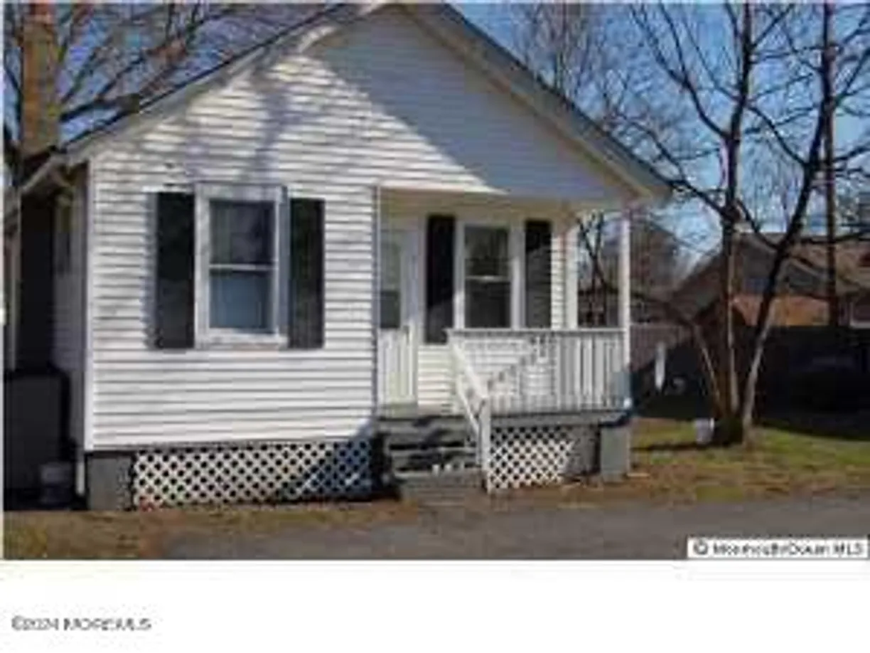 Rockland/Orange/NJ Real Estate | View 2 Lincoln Court | 2 Beds, 1 Bath