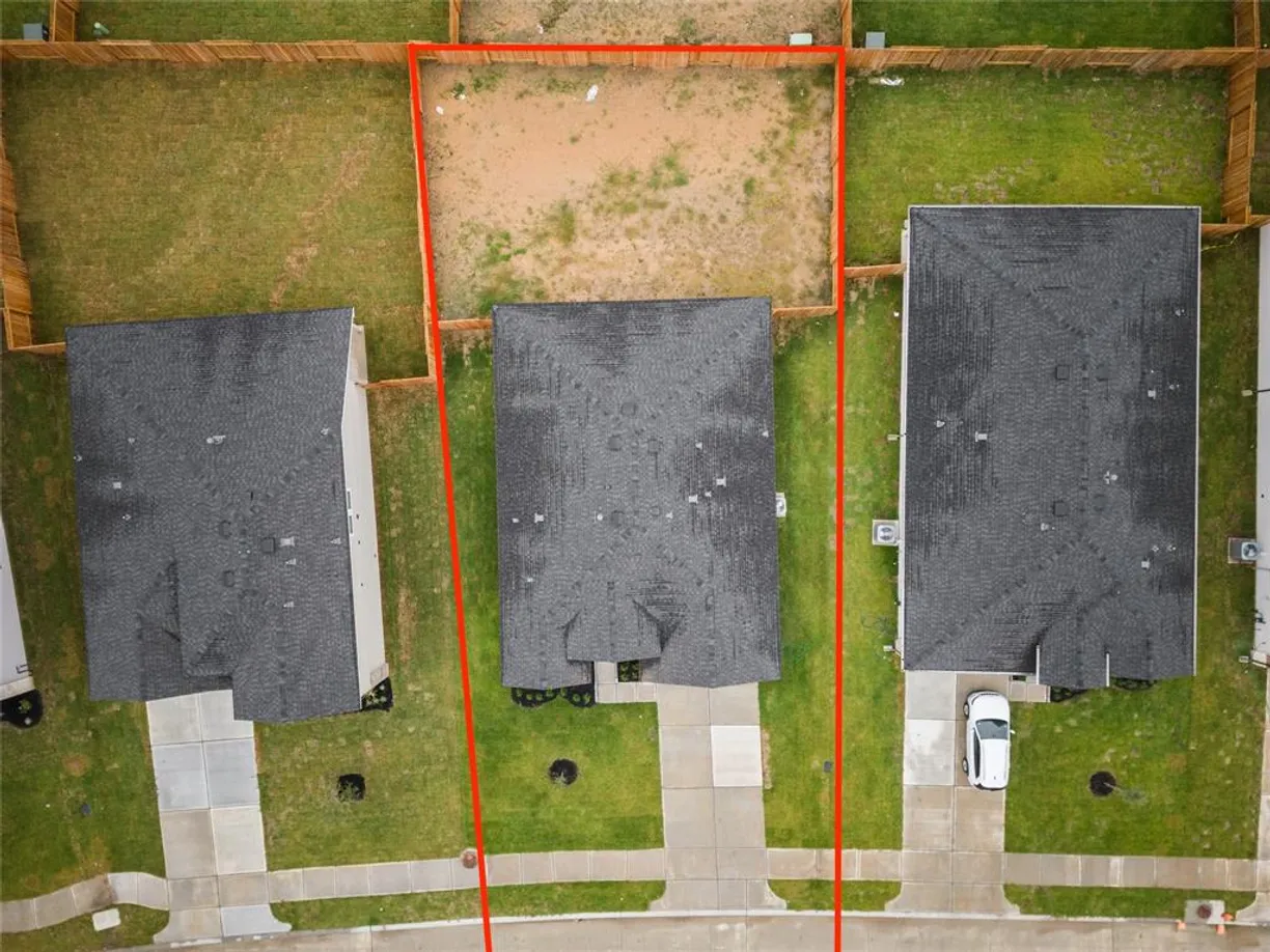 Houston Suburbs Real Estate | View 7410 Misty Iris Way | 3 Beds, 2 Baths
