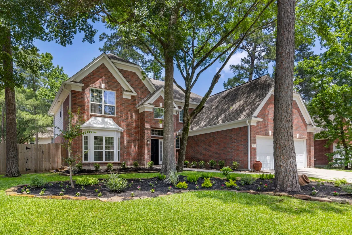 The Woodlands Real Estate | View 22 Vista Mill Place | 4 Beds, 3 Baths