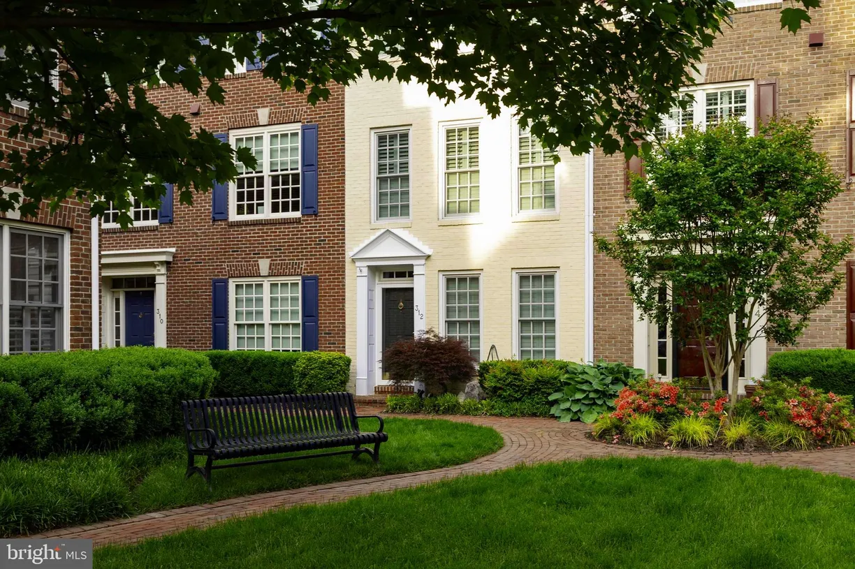 Washington Metro Area Real Estate | View 312 S Fayette Street | room 1