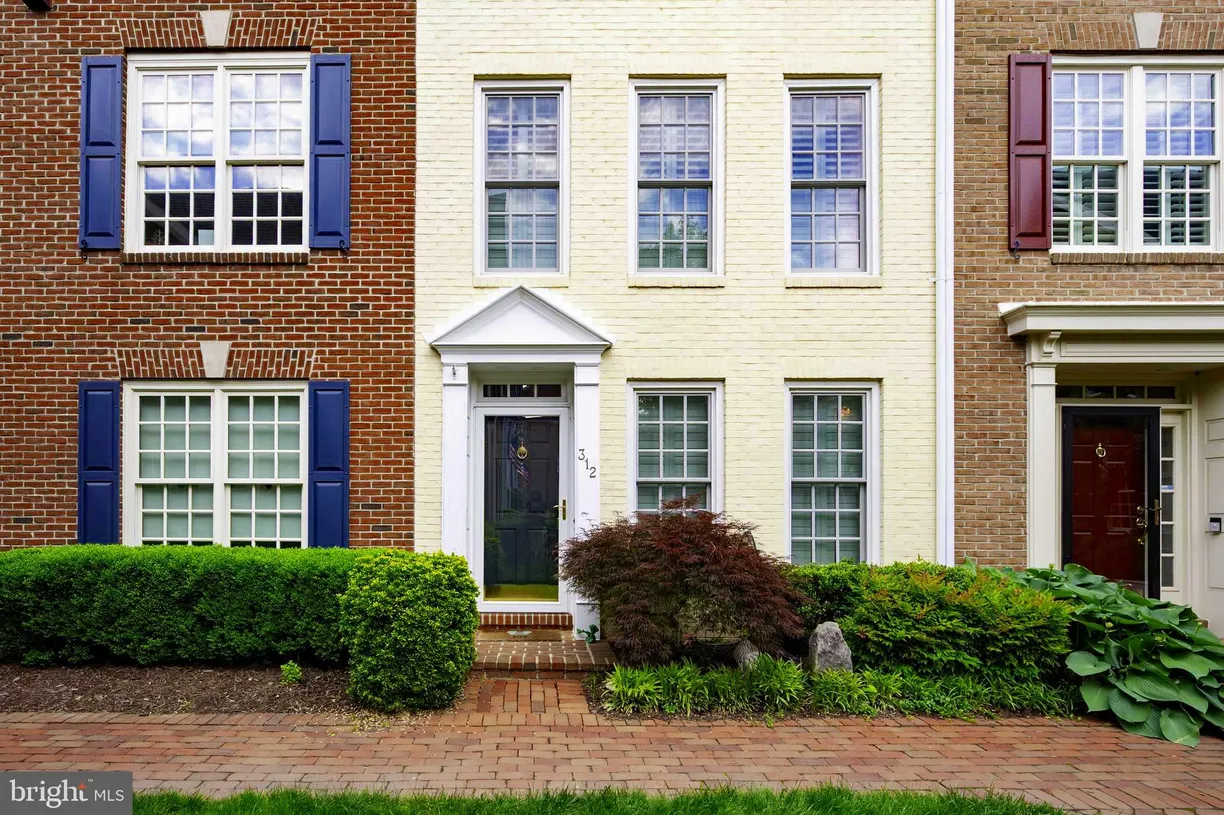 Washington Metro Area Real Estate | View 312 S Fayette Street | room 2
