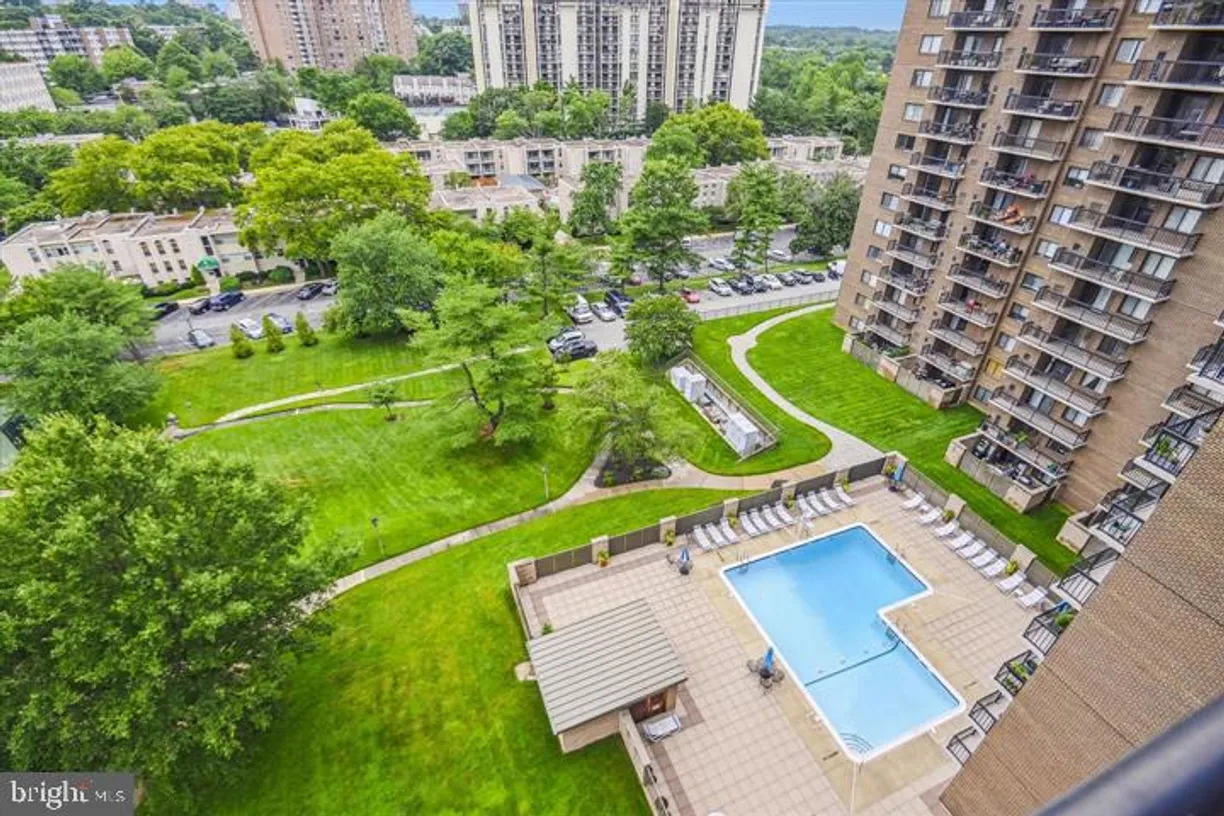 Washington Metro Area Real Estate | View 200 N Pickett Street Unit# 807 | 3 Beds, 2 Baths