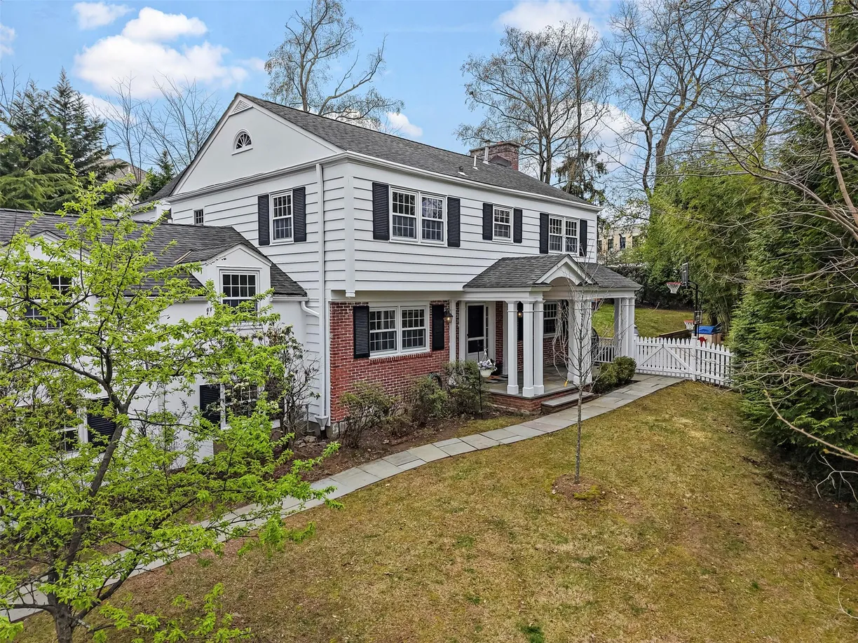Westchester Real Estate | View 30 Riverview Road | room 2
