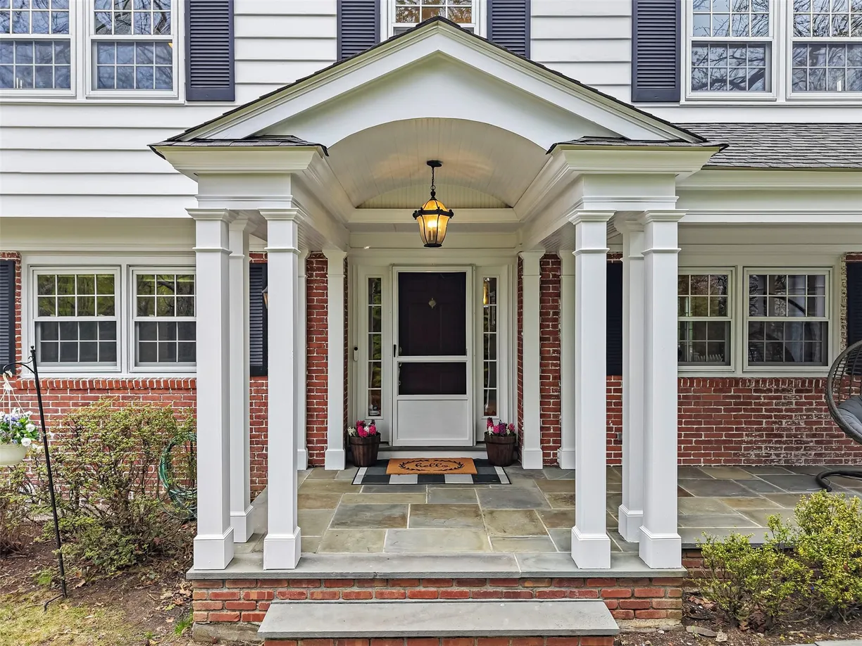 Westchester Real Estate | View 30 Riverview Road | 5 Beds, 4 Baths