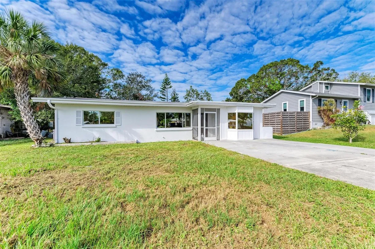 Sarasota/St. Petersburg Real Estate | View 818 Padgett Avenue | room 1