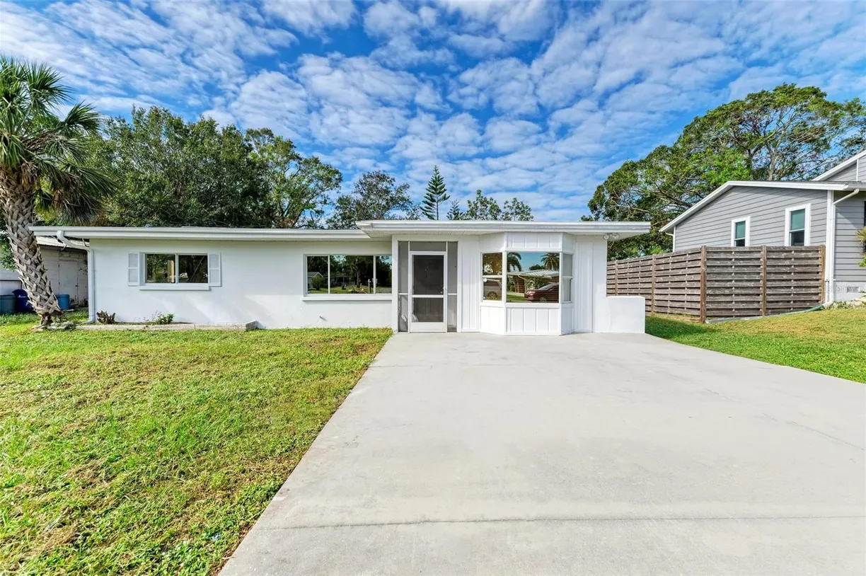 Sarasota/St. Petersburg Real Estate | View 818 Padgett Avenue | 3 Beds, 2 Baths
