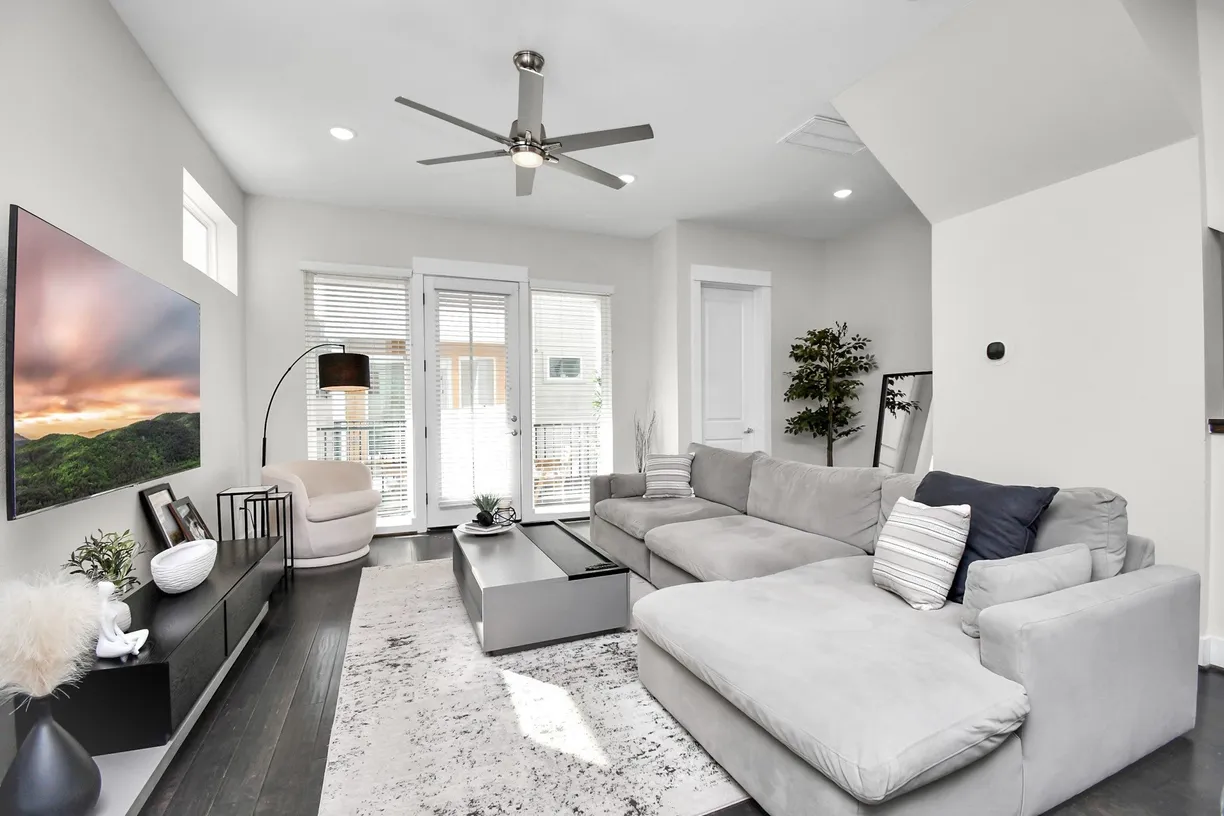 Houston Real Estate | View 2815 Palm Street | 3 Beds, 3 Baths