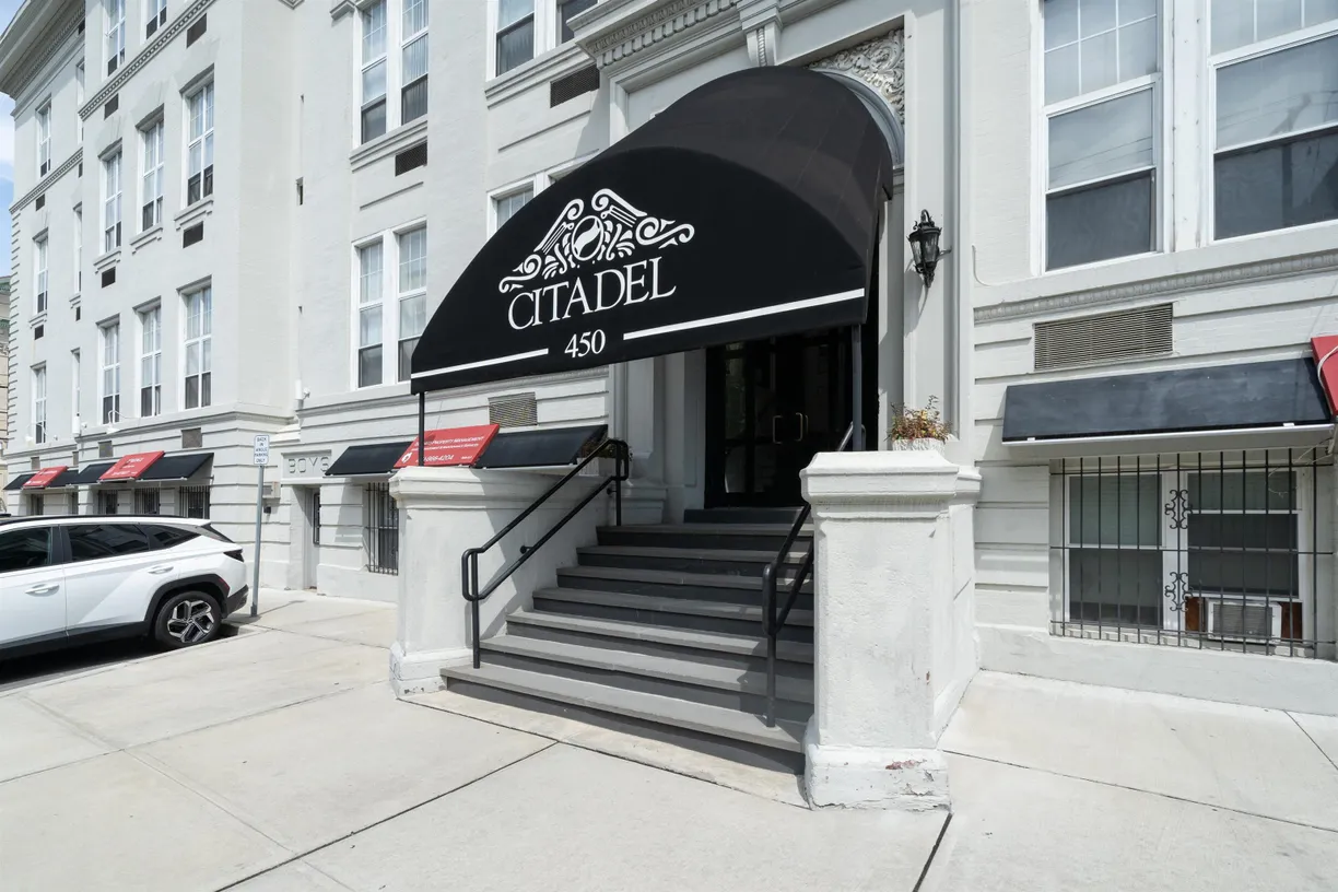 Jersey City/Hoboken Real Estate | View 450 7th St Unit# 2h | 1 Bed, 1 Bath