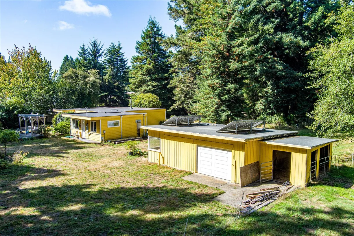 Northern California Real Estate | View 1571 Ridgewood Drive | 3 Beds, 2 Baths