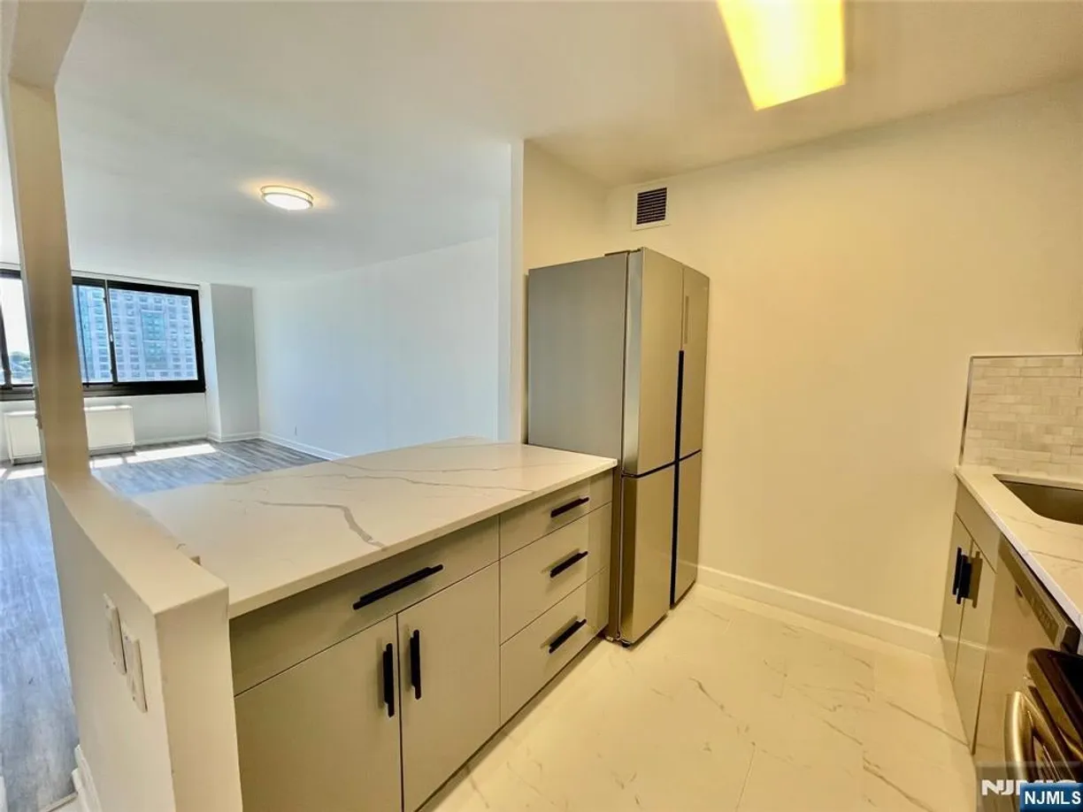 Bergen County Real Estate | View 770 Anderson Avenue 9C | room 1