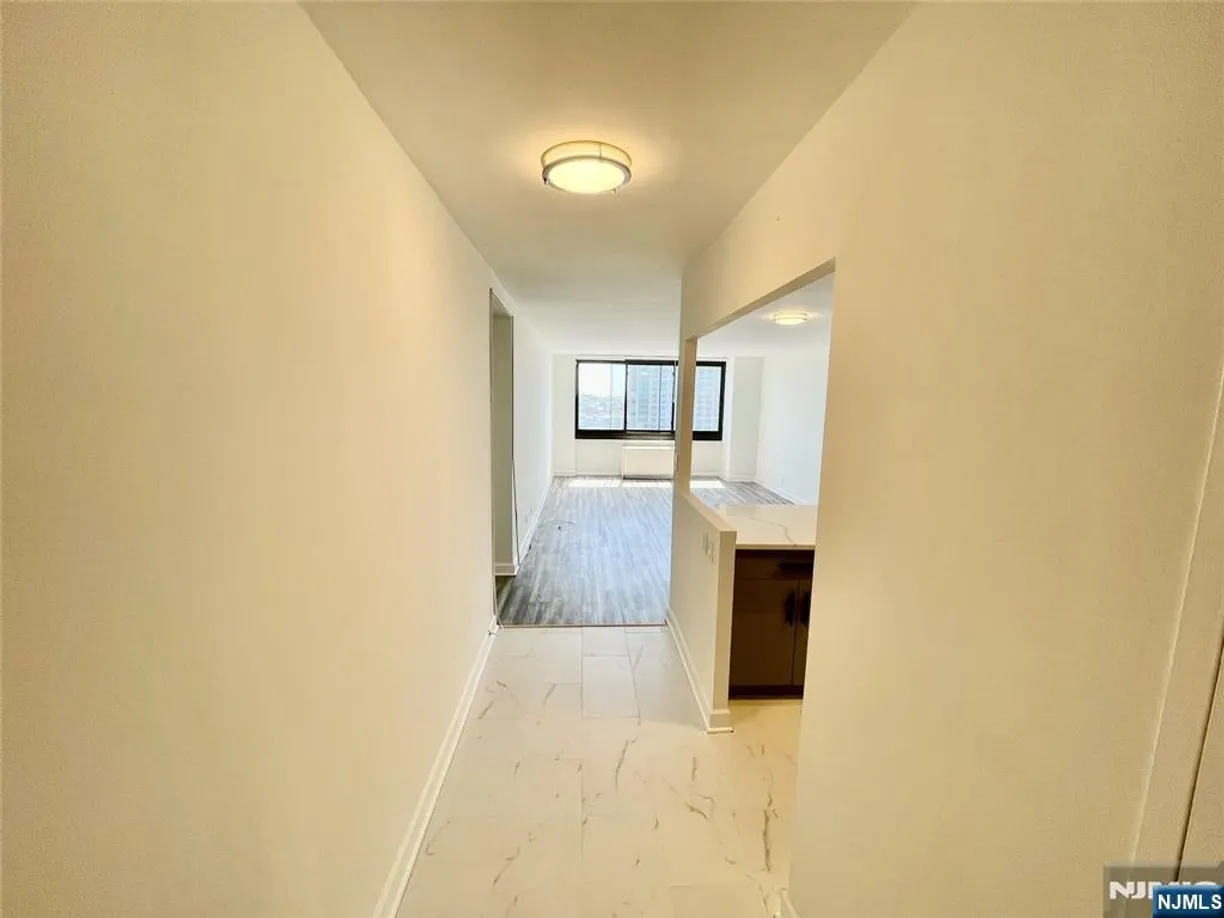 Bergen County Real Estate | View 770 Anderson Avenue 9C | 1 Bed, 1 Bath