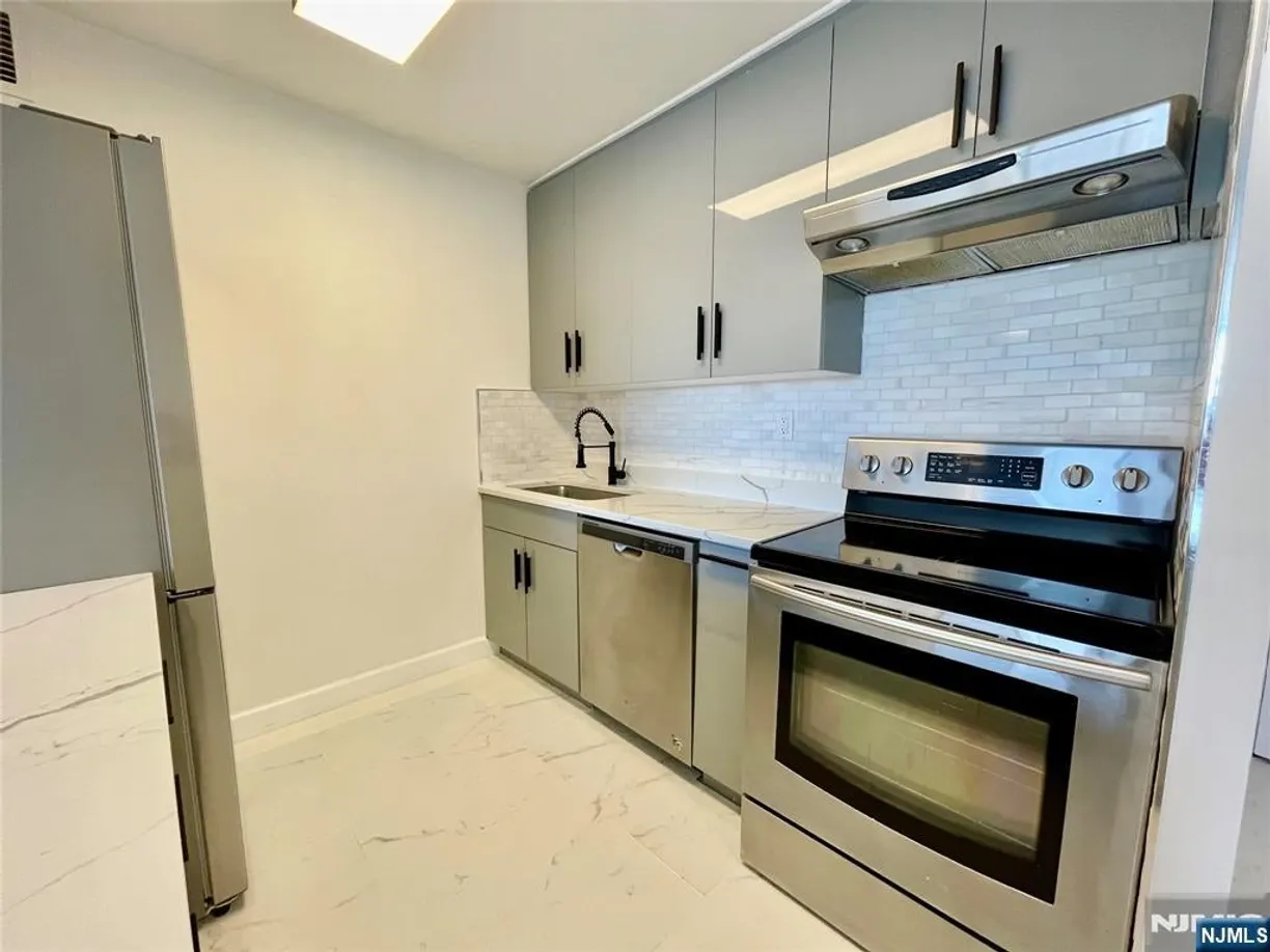 Bergen County Real Estate | View 770 Anderson Avenue 9C | room 2