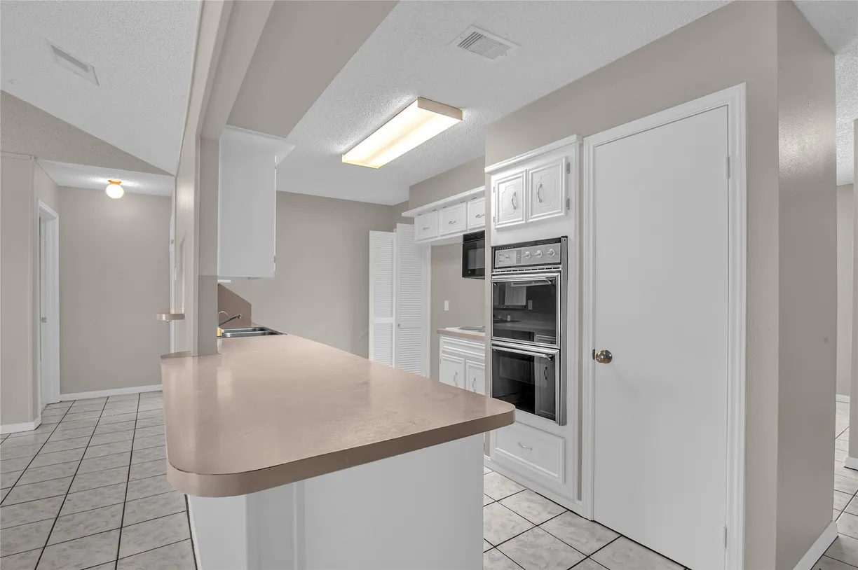 Houston Real Estate | View 130 Oleander Street | room 2