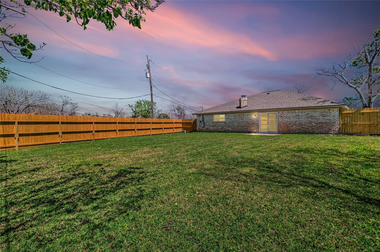Houston Real Estate | View 130 Oleander Street | 3 Beds, 2 Baths