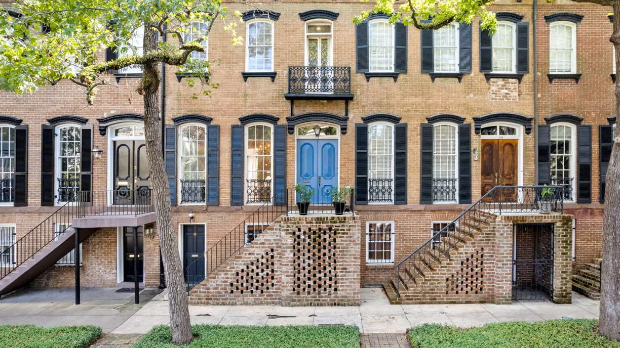 Savannah Real Estate | View 117 West Gaston Street | 3 Beds, 2 Baths
