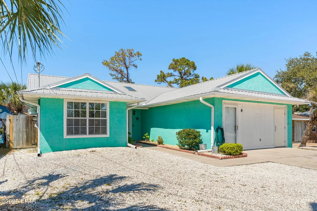 Northwest Florida Real Estate | View 3924 Vicar Street | 3 Beds, 2 Baths