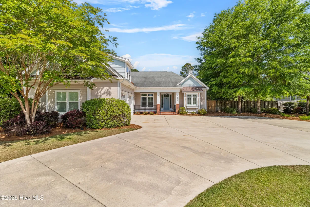 Wilmington, NC Real Estate | View 2015 Lynnwood Drive | room 1