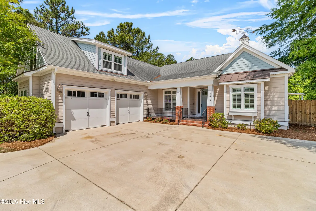 Wilmington, NC Real Estate | View 2015 Lynnwood Drive | 3 Beds, 2 Baths