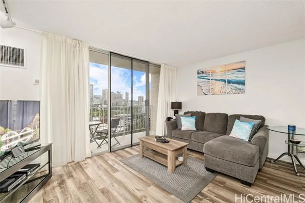 Hawaii Real Estate | View 1925 Kalakaua Avenue, #1306 | room 1