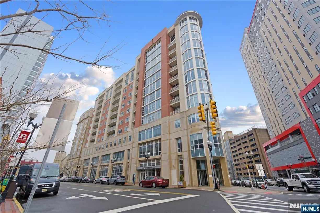 Bergen County Real Estate | View 20 Livingston 901 | room 2