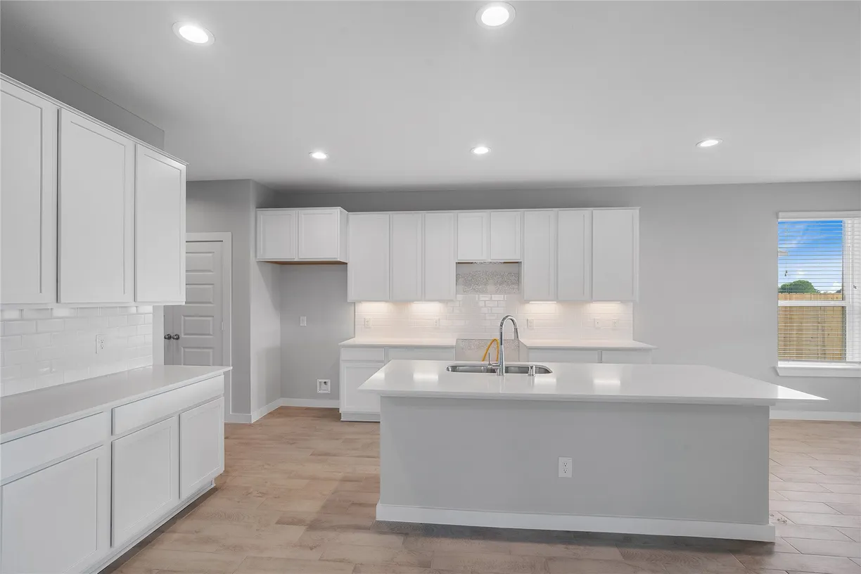 Houston Suburbs Real Estate | View 328 Spruce Oak Lane | room 1