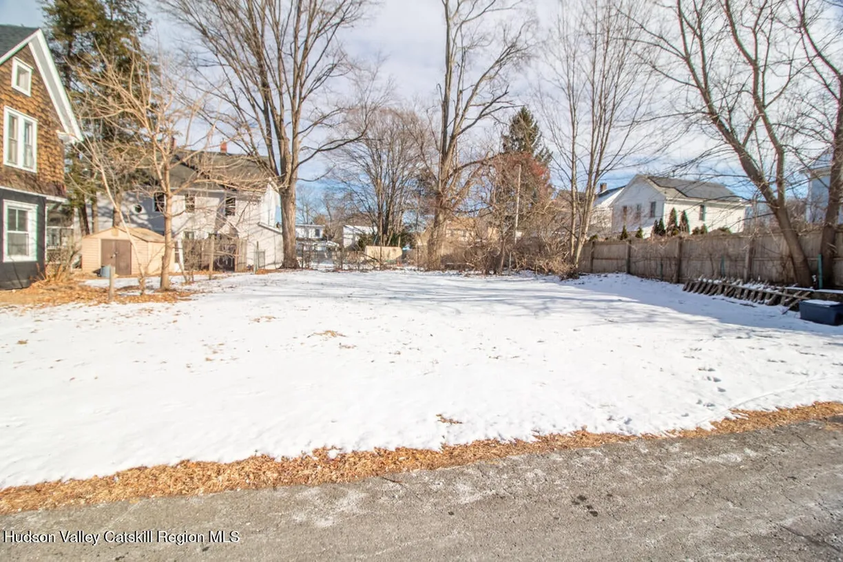 Hudson Valley Real Estate | View 141 R Pine Grove Avenue | room 1