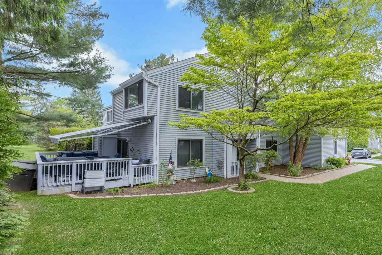 Westchester Real Estate | View 72 Tennis Court Lane | room 1