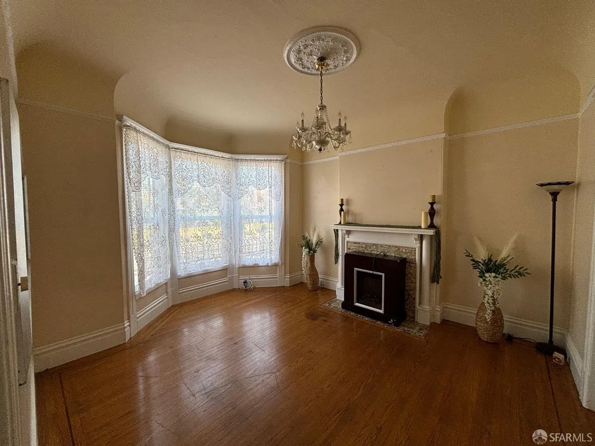 Northern California Real Estate | View 2436-2438 Bryant | room 1