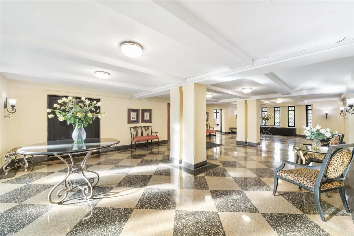Westchester Real Estate | View 280 Bronxville Road #4W | room 2