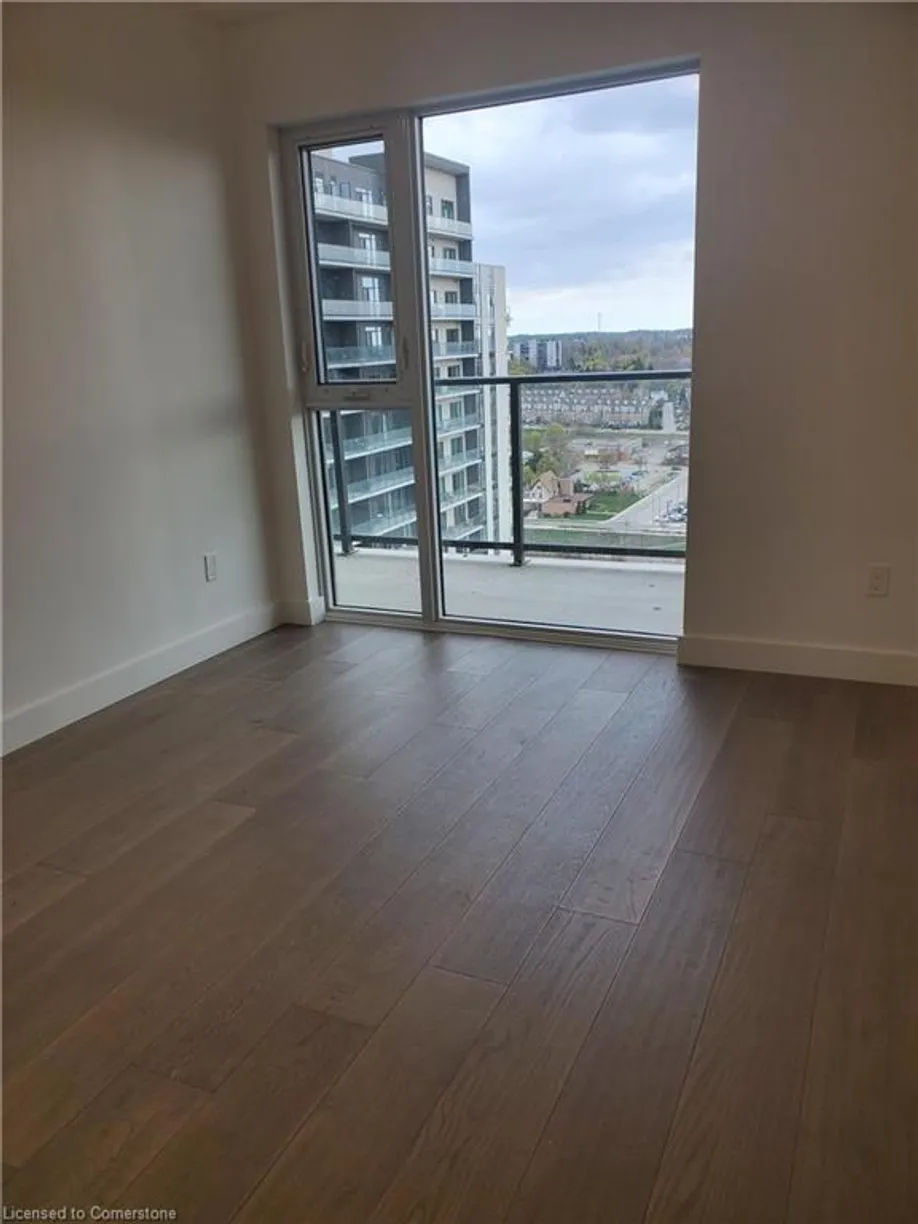 Ontario Real Estate | View 15 Glebe Street 1611 | Photo3
