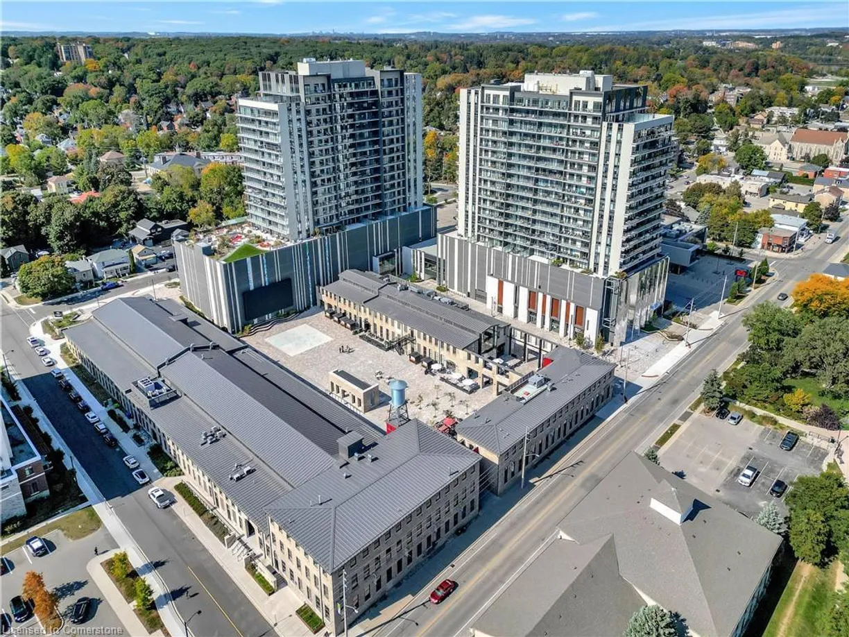 Ontario Real Estate | View 15 Glebe Street 1611 | 2 Beds, 2 Baths