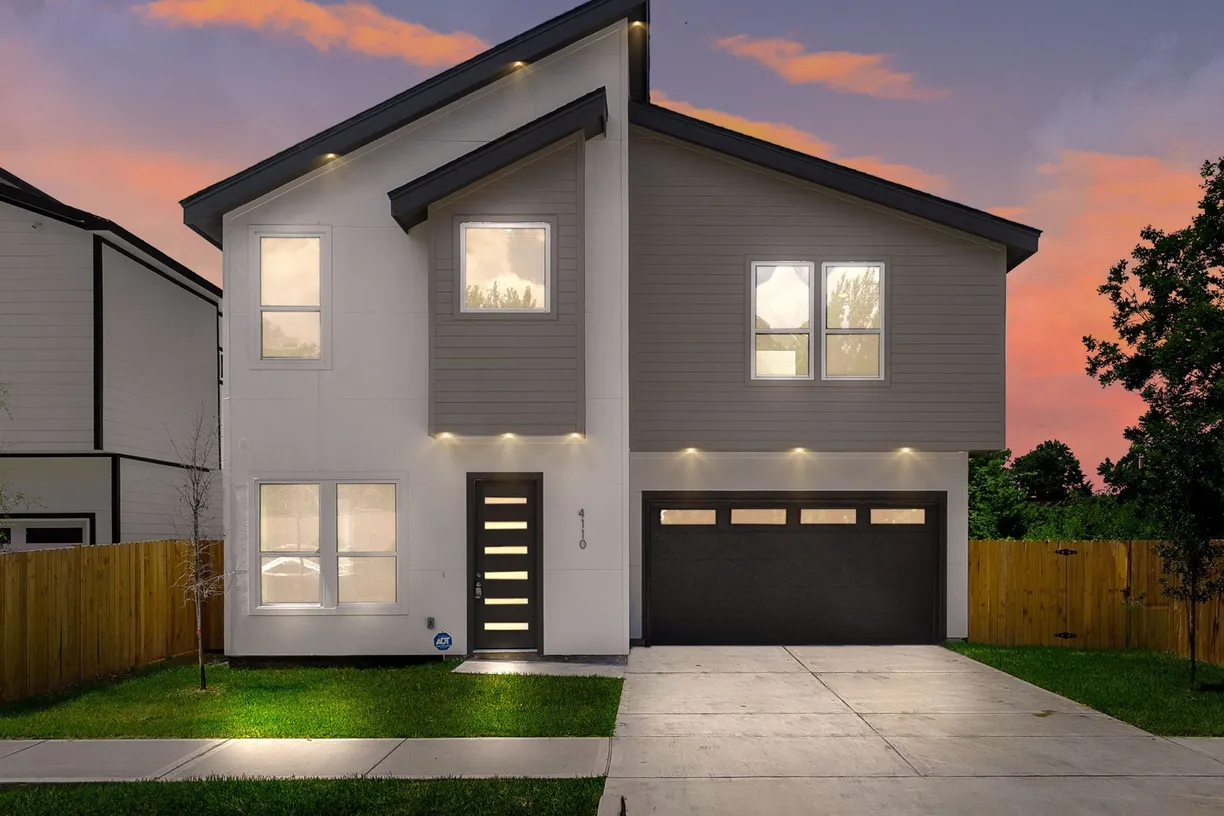 Houston Suburbs Real Estate | View 4110 Ward St | 3 Beds, 2 Baths
