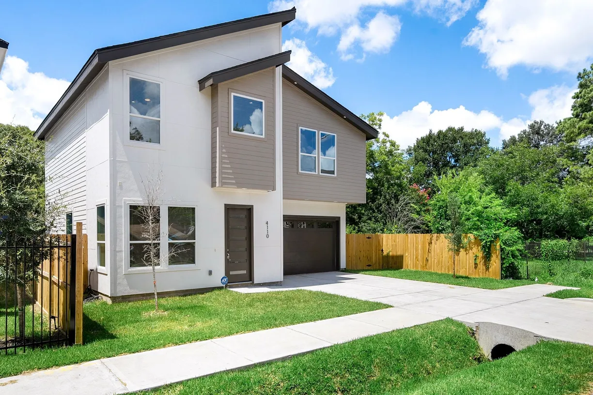 Houston Suburbs Real Estate | View 4110 Ward St | room 2