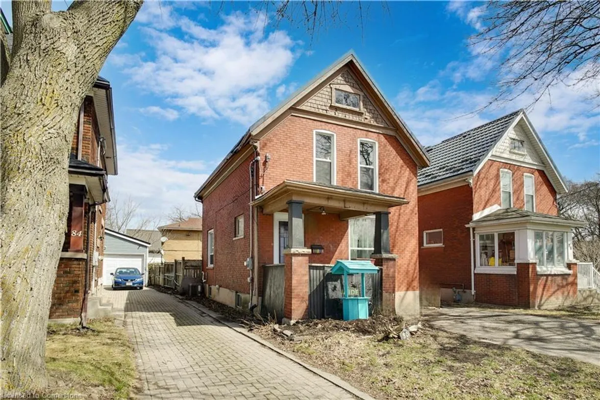 Ontario Real Estate | View 80 Lancaster Street W | Photo2