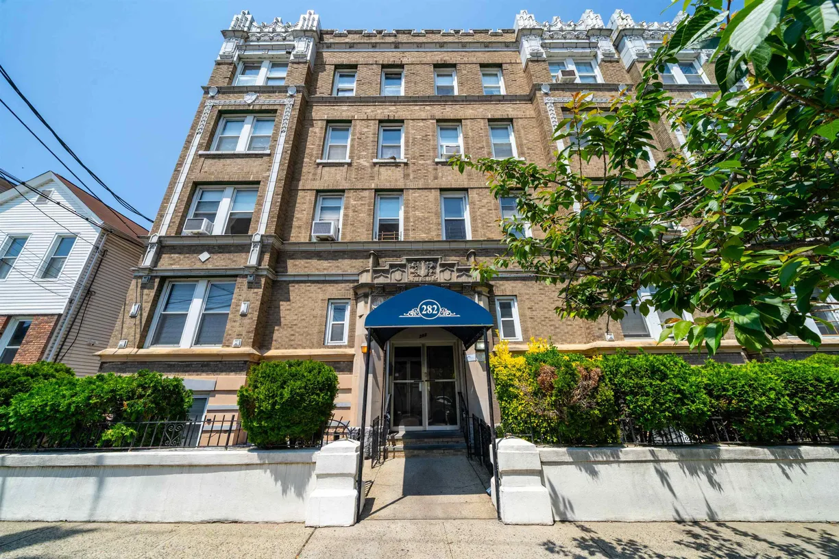 Jersey City/Hoboken Real Estate | View 282 Magnolia Ave Unit# 3 | room 1