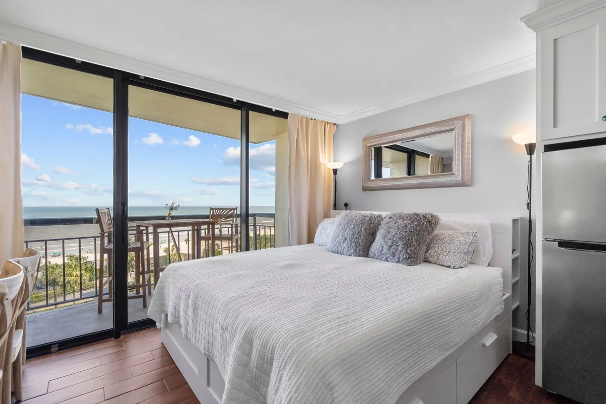 Houston Real Estate | View 5220 Seawall Boulevard #832 | room 2