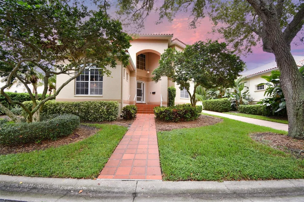 Sarasota/St. Petersburg Real Estate | View 4960 Sandpiper Lane S | 4 Beds, 3 Baths