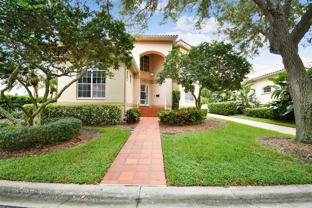 Sarasota/St. Petersburg Real Estate | View 4960 Sandpiper Lane S | room 1