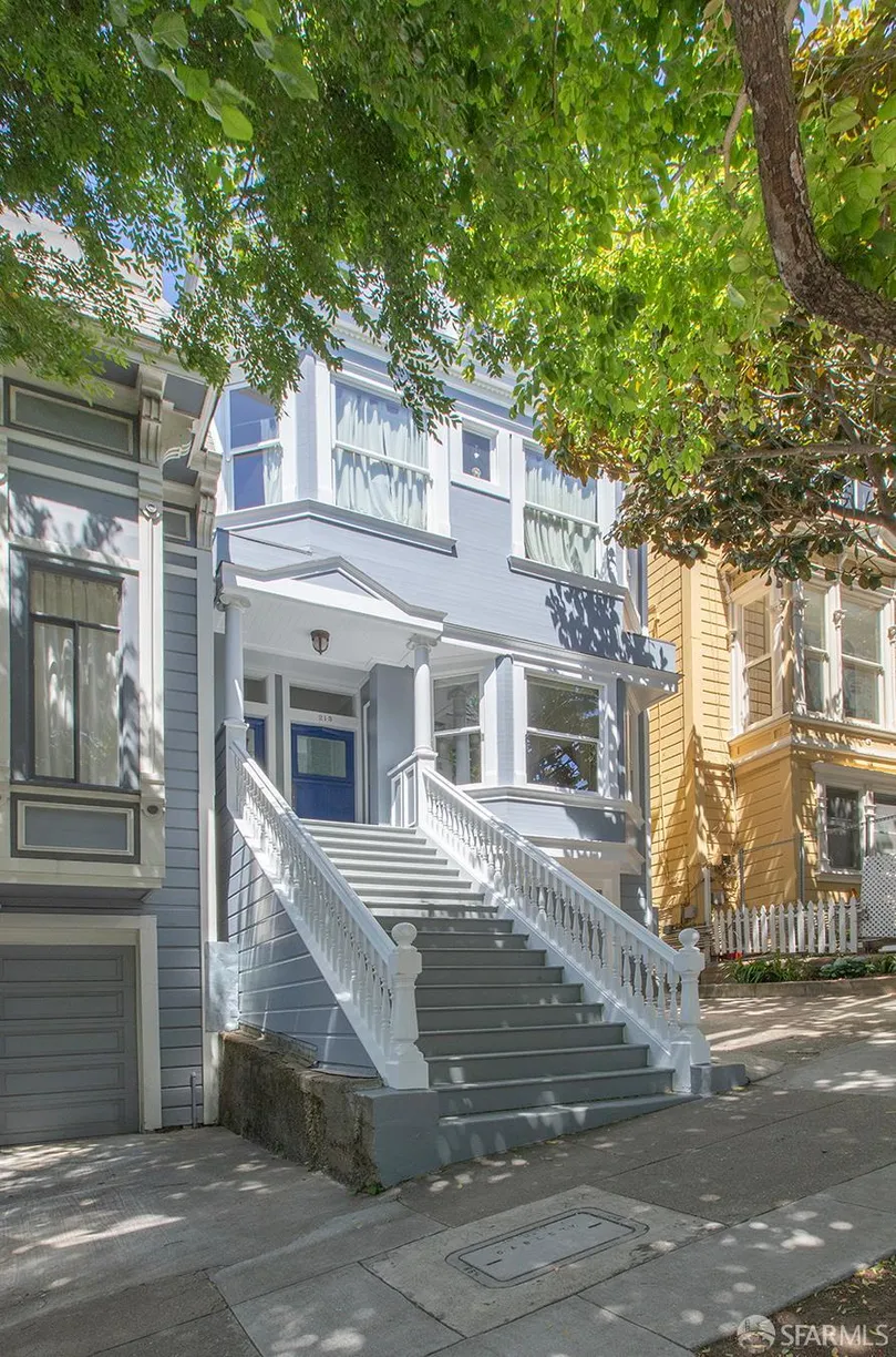 Northern California Real Estate | View 213 Virginia Avenue | 2 Beds, 2 Baths