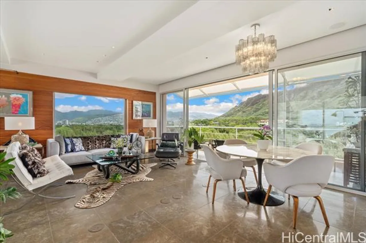 Hawaii Real Estate | View 2979 Kalakaua Avenue, #904 | room 2