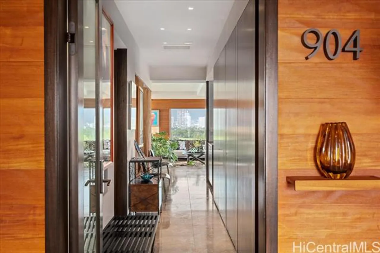 Hawaii Real Estate | View 2979 Kalakaua Avenue, #904 | 2 Beds, 2 Baths