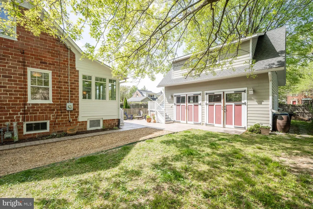 Washington Metro Area Real Estate | View 212 E Oxford Avenue | room 1