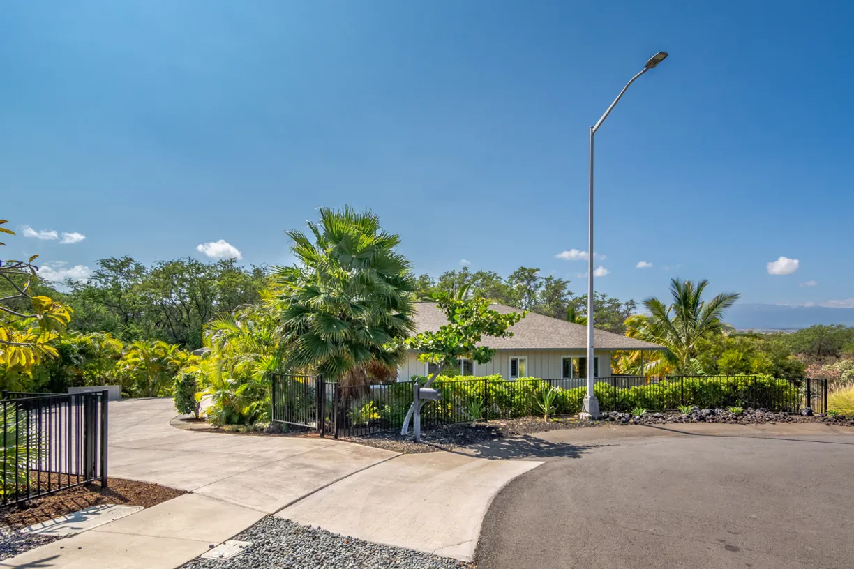 Hawaii Real Estate | View 68-3912 KAULELE PL | room 1