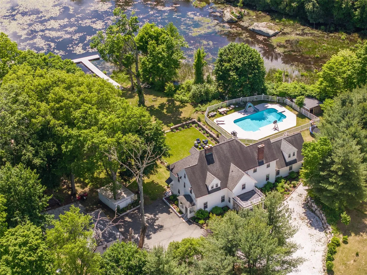 Rockland/Orange/NJ Real Estate | View 81 Eagle Valley Road | 6 Beds, 5 Baths